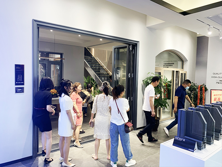 藏宝阁新区入口